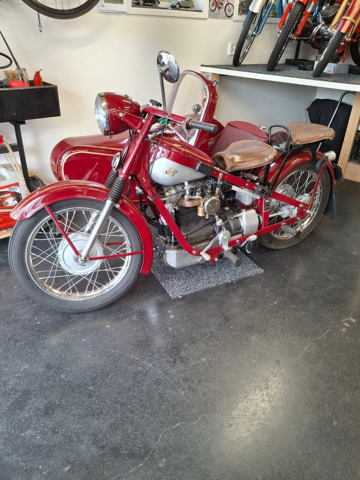 nimbus 750, Motoren