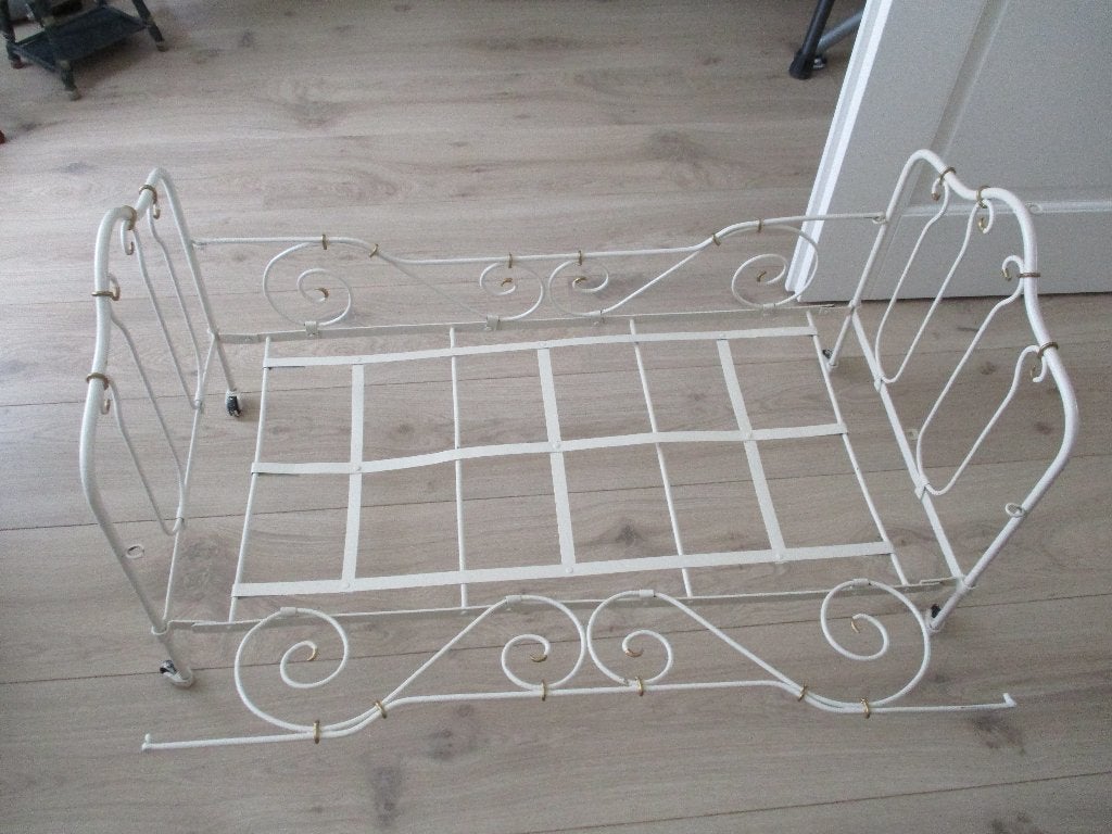 antiek Frans poppen bed, Ophalen