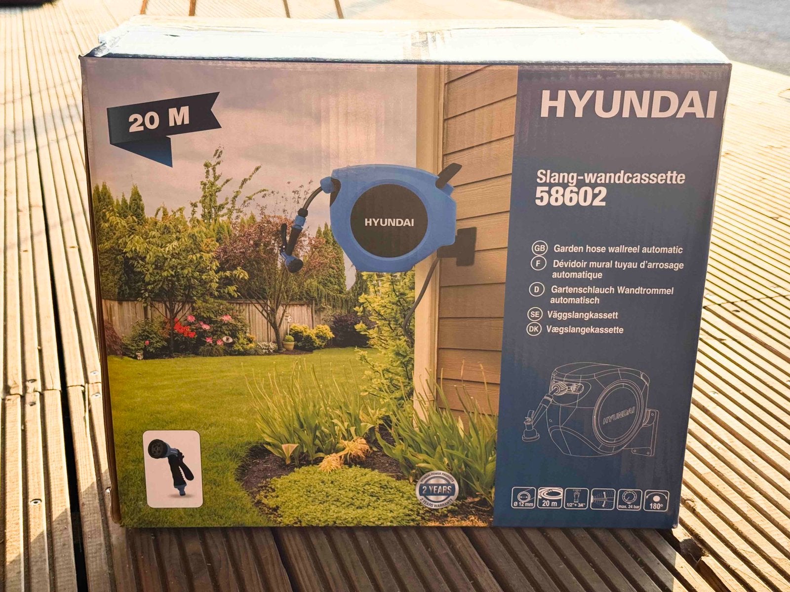 Gloednieuwe HYUNDAI Slang wandcassete 58602 (20m), Tuin en Terras, Ophalen of Verzenden, Zo goed als nieuw, Tuinslang