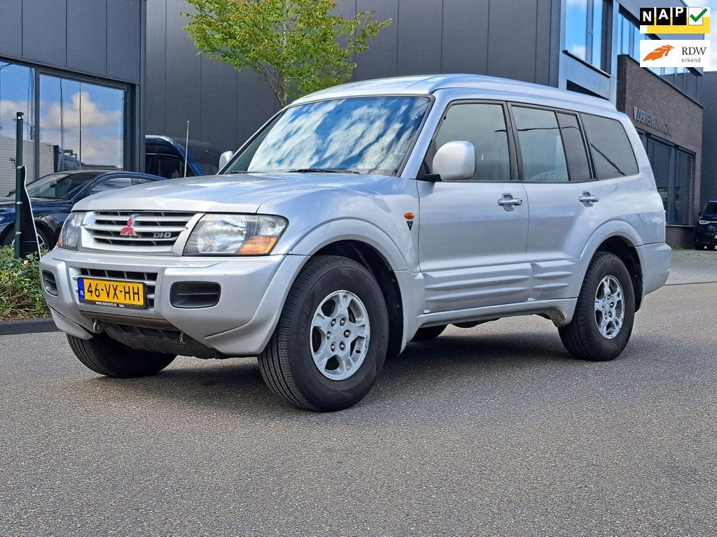 Mitsubishi Pajero 3.2 Di-D GLS LB HR Side Window EXPORT, Auto's, Automaat, Gebruikt, Lederen bekleding, 4 cilinders