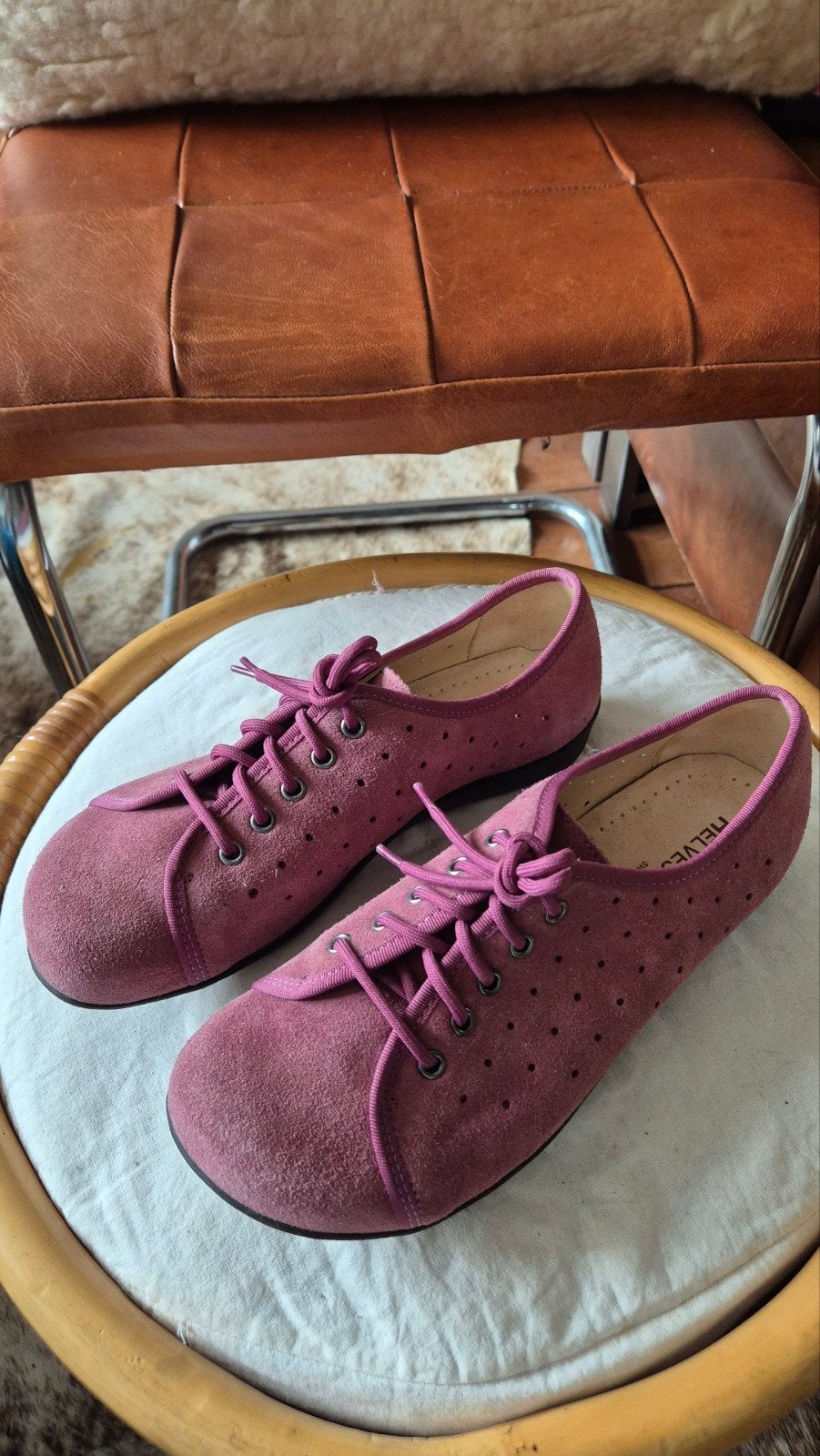 Helvesko nieuw staat schoenen roze leer suede mt 38, Schoenen met lage hakken, Helvesko, Nieuw, Ophalen of Verzenden