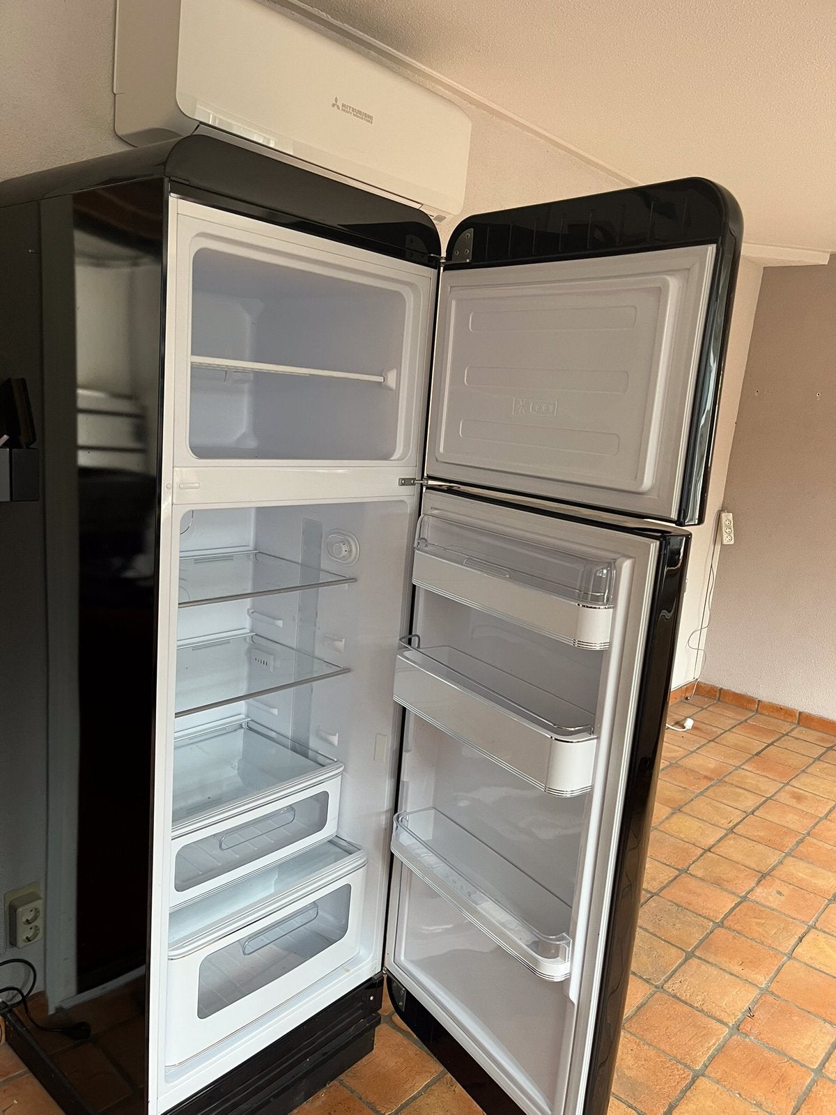 Smeg koelkast, Witgoed en Apparatuur, 60 cm of meer, Zo goed als nieuw, Met vriesvak, 160 cm of meer