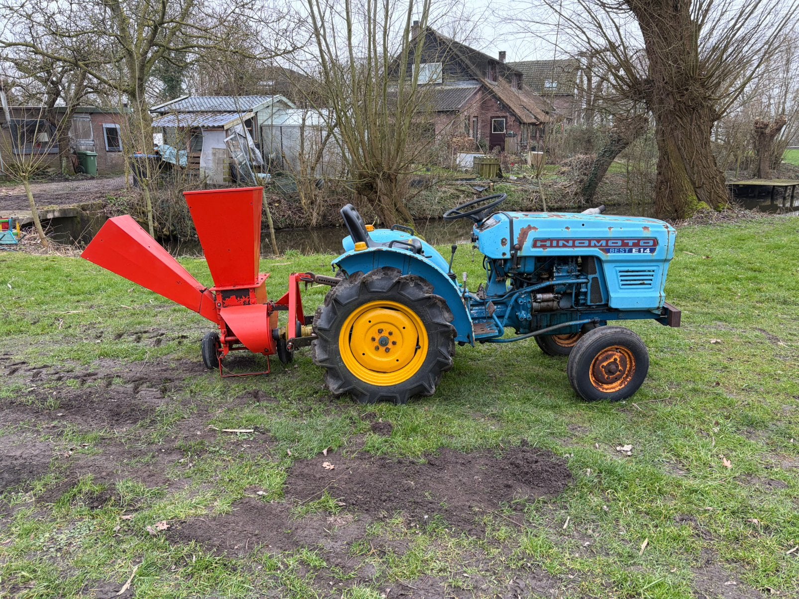 Hinomoto E14 minitractor, Toebehoren