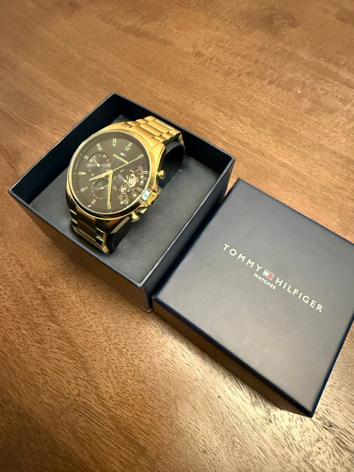 Tommy Hilfiger Herenhorloge Goudkleurig, Sieraden, Tassen en Uiterlijk, Horloges | Heren, Zo goed als nieuw, Polshorloge, Overige merken