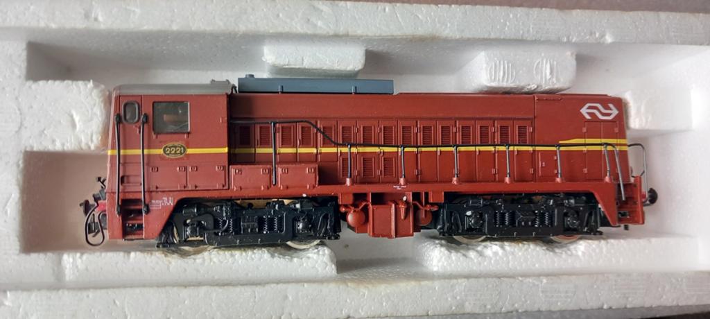 Te koop roco ns diesel lok 2200-2300 ho Gelijkstroom, Hobby en Vrije tijd, Modeltreinen | H0, Verzenden, Analoog, Zo goed als nieuw