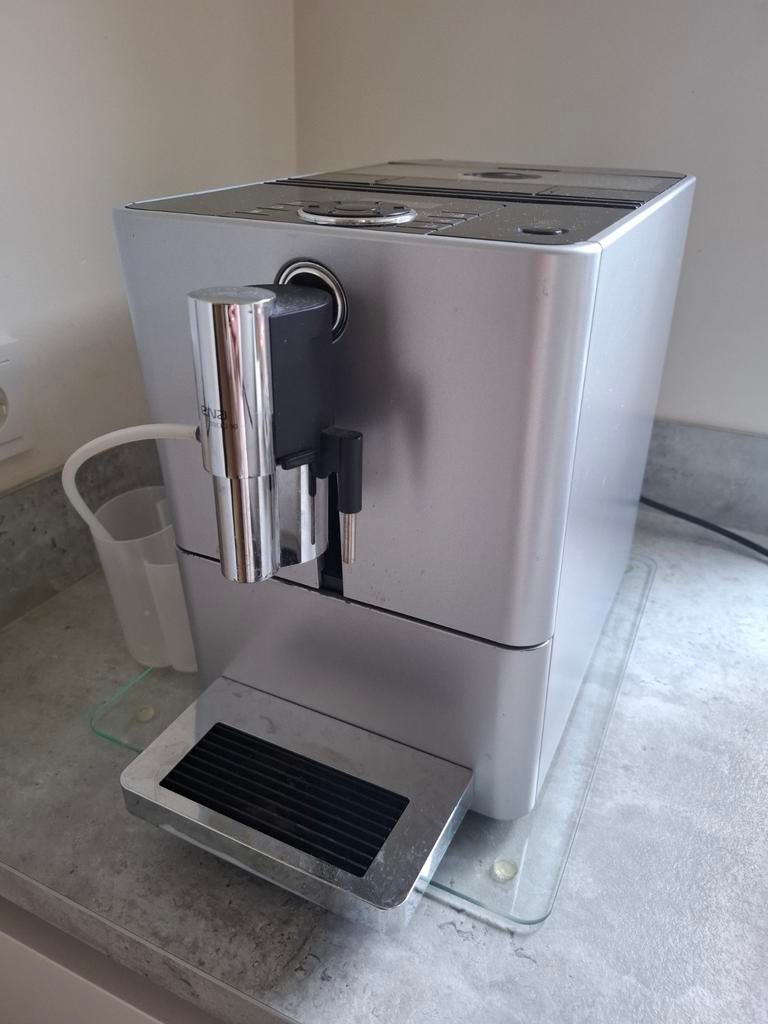 Jura ENA 9 One Touch volautomatische koffiemachine, Witgoed en Apparatuur, Koffiezetapparaten, Gebruikt, Koffiebonen, Koffiemachine