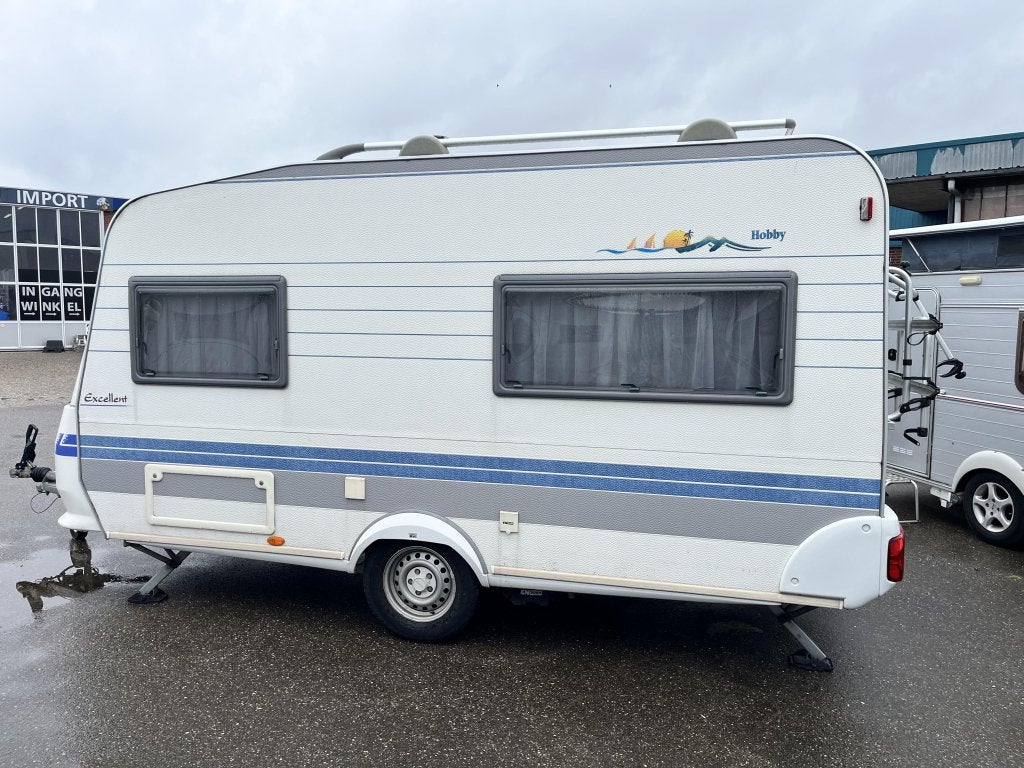 Hobby De Luxe 400 SF, Caravans en Kamperen, Caravans, Niet ingevuld, Hobby, Bedrijf, 750 - 1000 kg