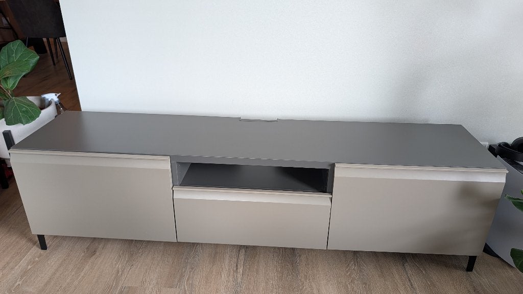 IKEA TV meubel kast BESTÅ besta 180x42x38(48) op poten beige, Ophalen, Gebruikt, 50 tot 100 cm, Minder dan 100 cm