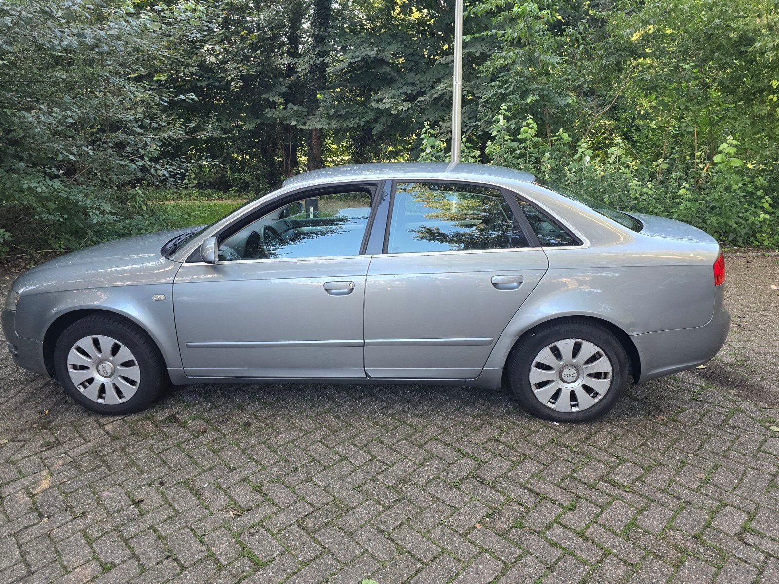 Audi A4 2.0 96KW 2007 Grijs, Auto's, Voorwielaandrijving, 4 cilinders, A4, Origineel Nederlands