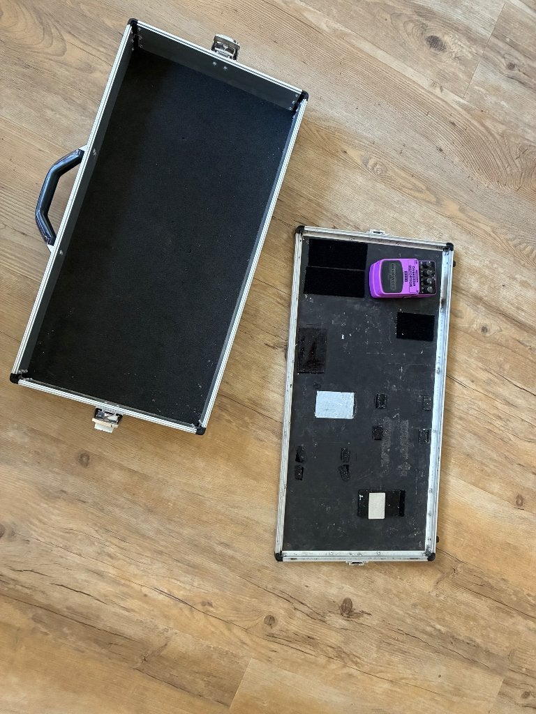 Pedal koffer (incl behringer overdrive), Ophalen, Gebruikt, Distortion, Overdrive of Fuzz
