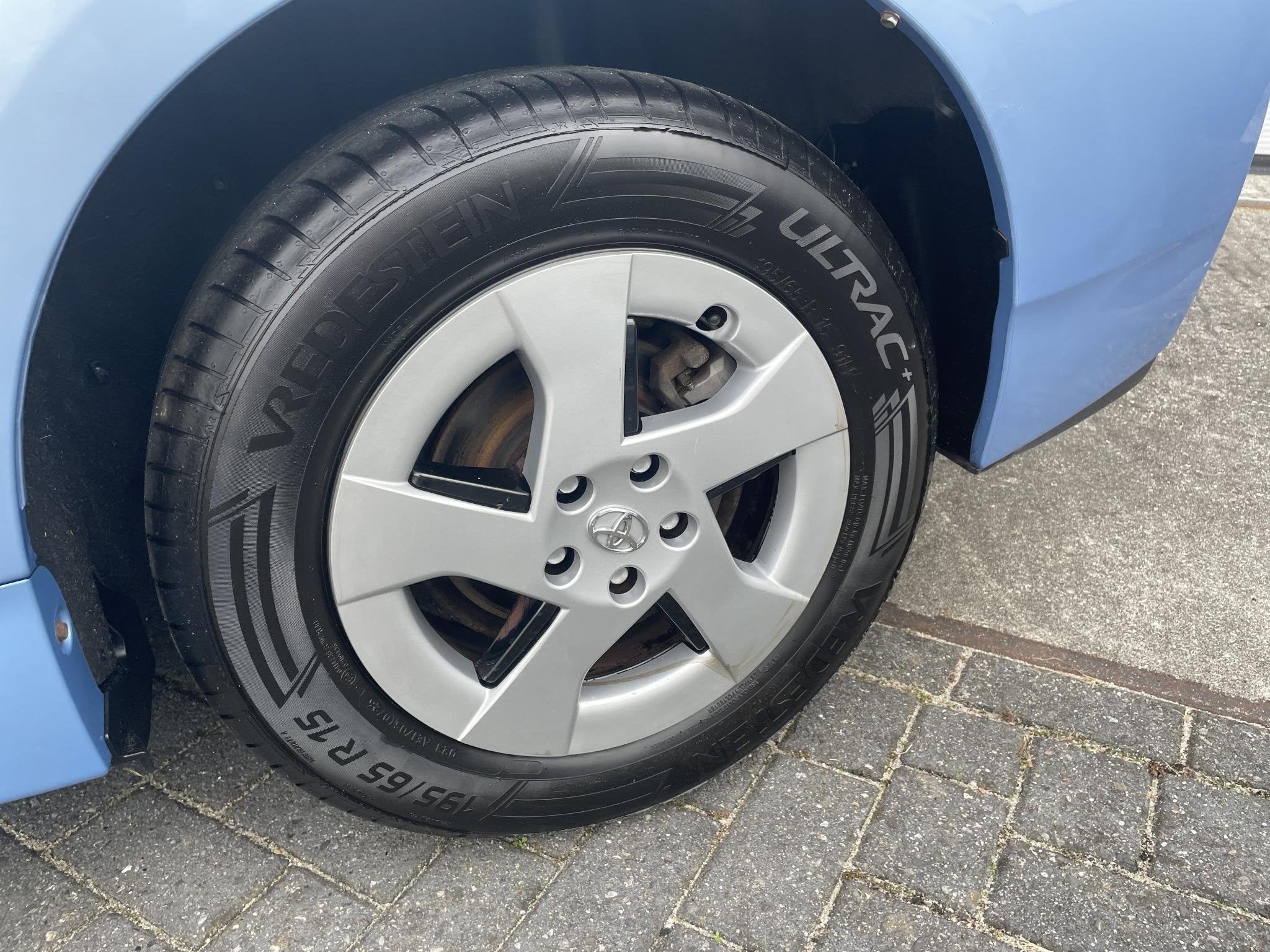 Toyota Prius 1.8 Plug-in Executive Business , zeer luxe, lee, 136 pk, Gebruikt, 4 cilinders, Blauw