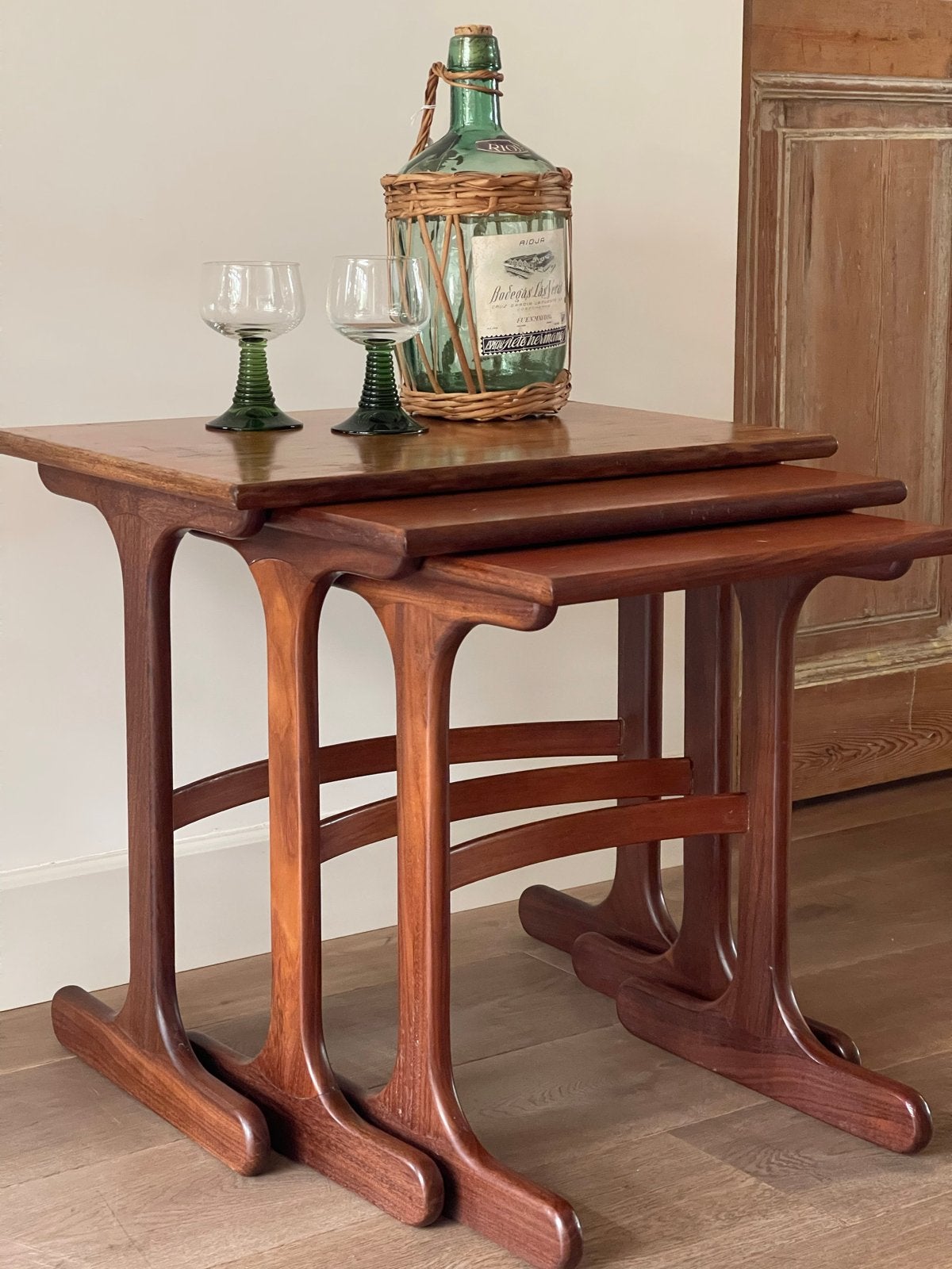 Vintage Teak midcentury Nesttafels Set van 3 jaren 60, Antiek en Kunst, Ophalen