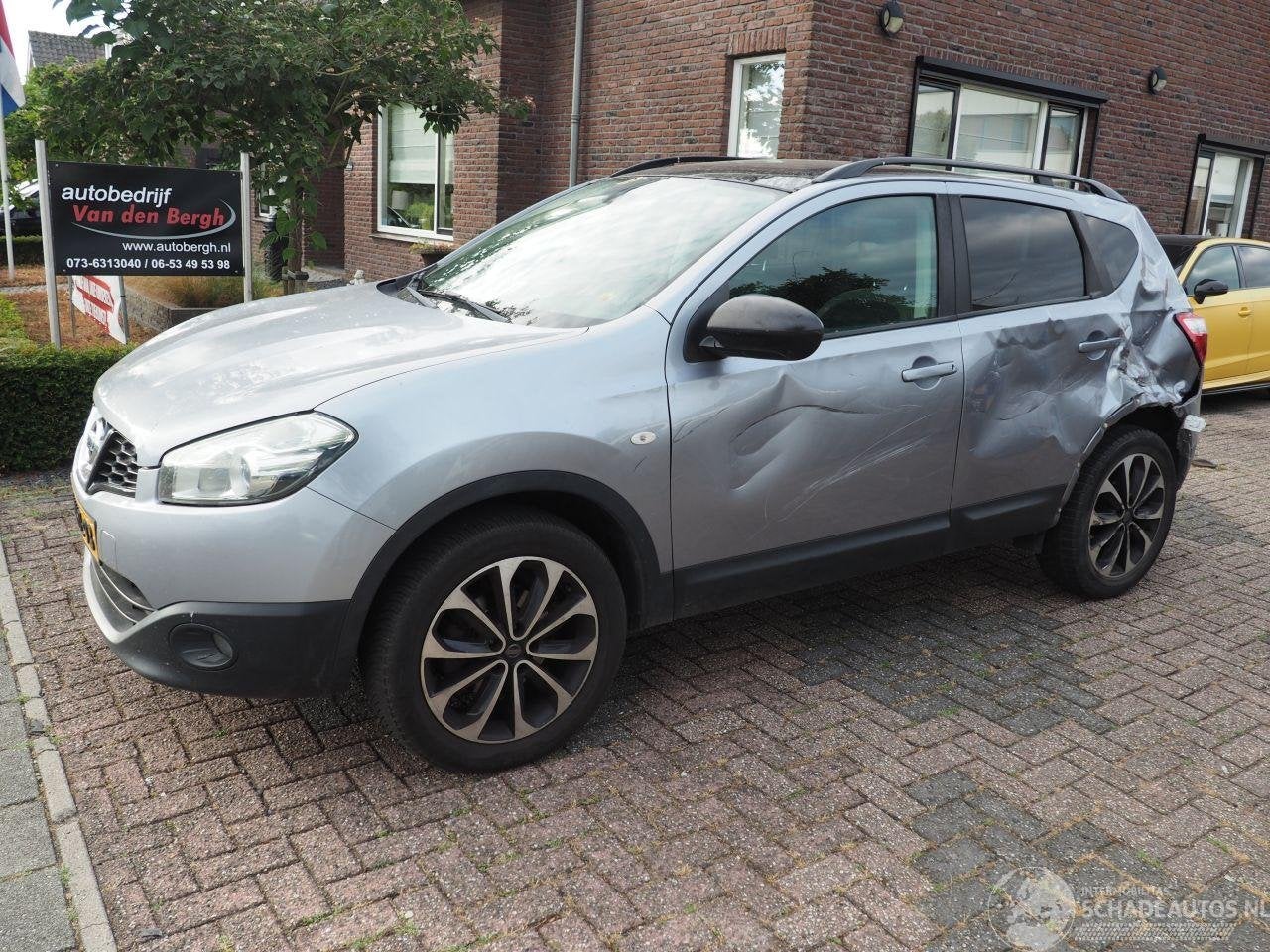 Nissan QASHQAI 1.6 360 (bj 2013, automaat), Automaat, Germany@nissan-services.eu, SUV of Terreinwagen, Zilver of Grijs