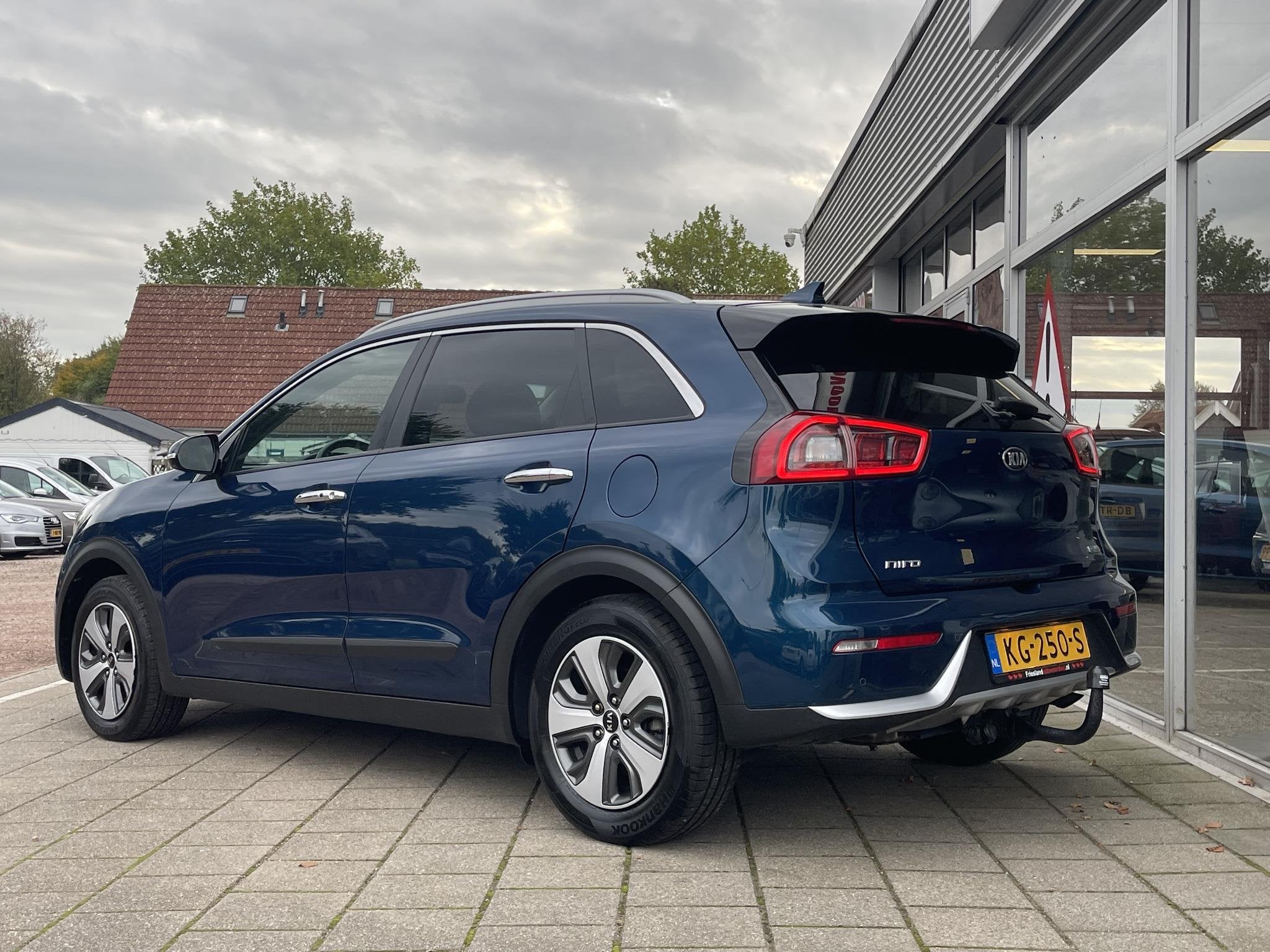 Kia Niro 1.6 GDi Hybrid Business line /adapt. cruise/Leder/T, Gebruikt, Euro 6, Blauw, 23 km/l