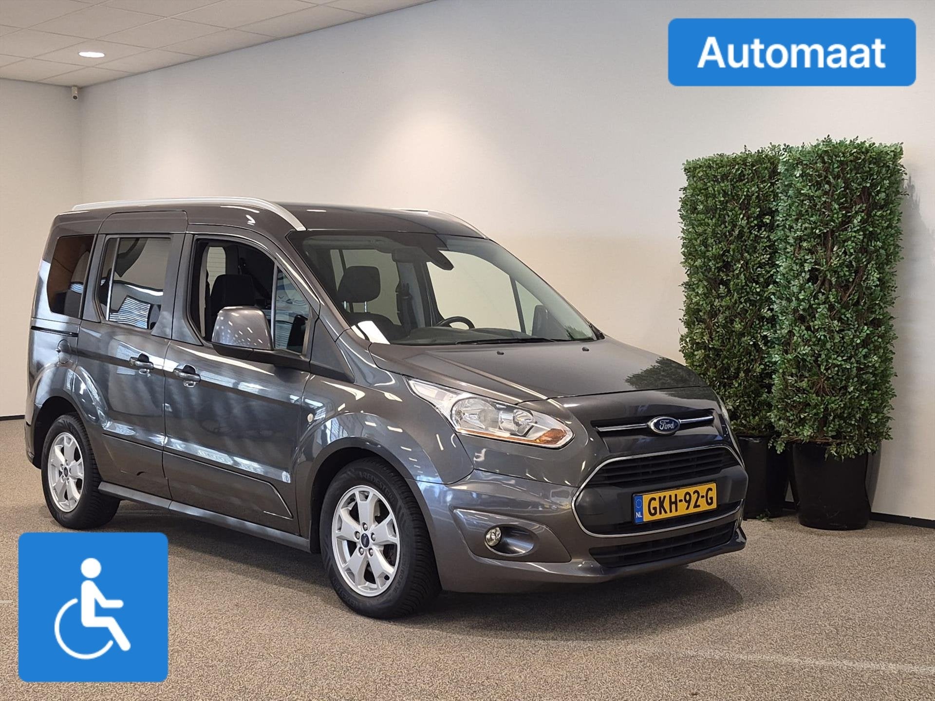 Ford Tourneo Connect L1 Rolstoelauto Automaat 3+1, Auto's, Stof, Gebruikt, Zwart, Bedrijf