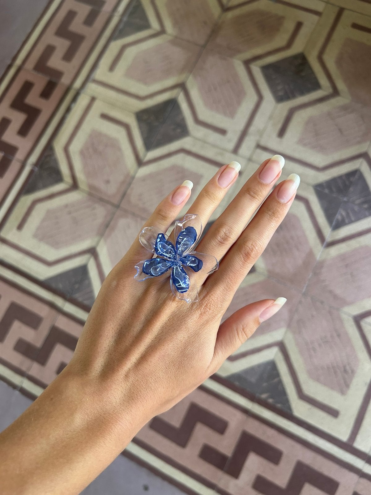 Upcycled bloemen ring maat 16 5 cm opvang hawaii, Sieraden, Tassen en Uiterlijk, Ringen, Kunststof, Blauw, Ophalen of Verzenden