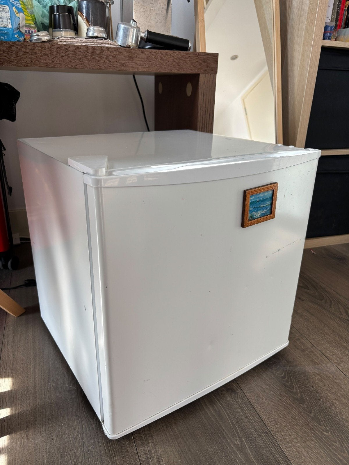 Mini Fridge, Minder dan 75 liter, Ophalen, Met vriesvak, Minder dan 85 cm