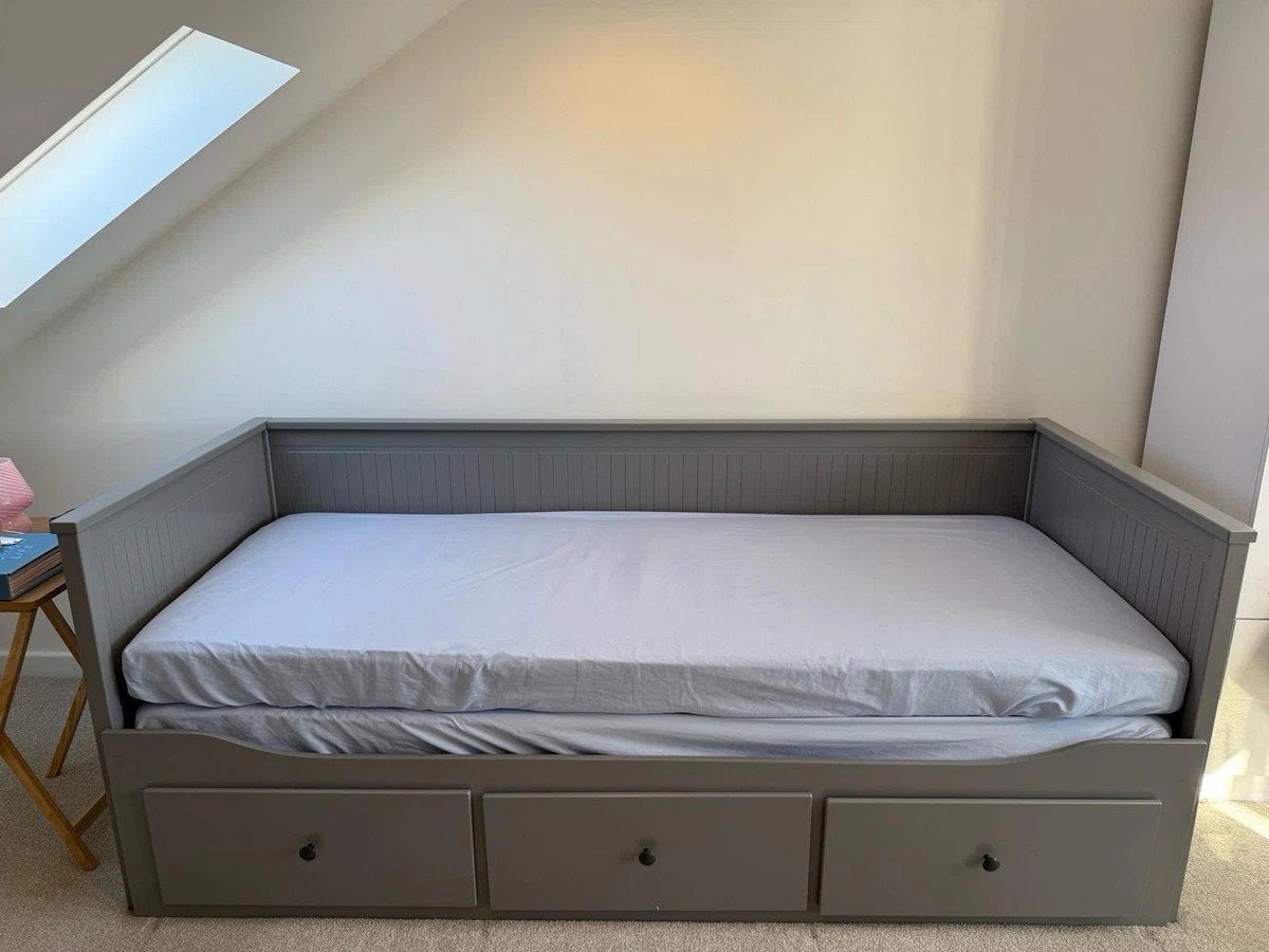 Grijze bedbank ikea met lades (zonder matrassen), Ophalen, Verstelbaar, Tweepersoons, Zo goed als nieuw