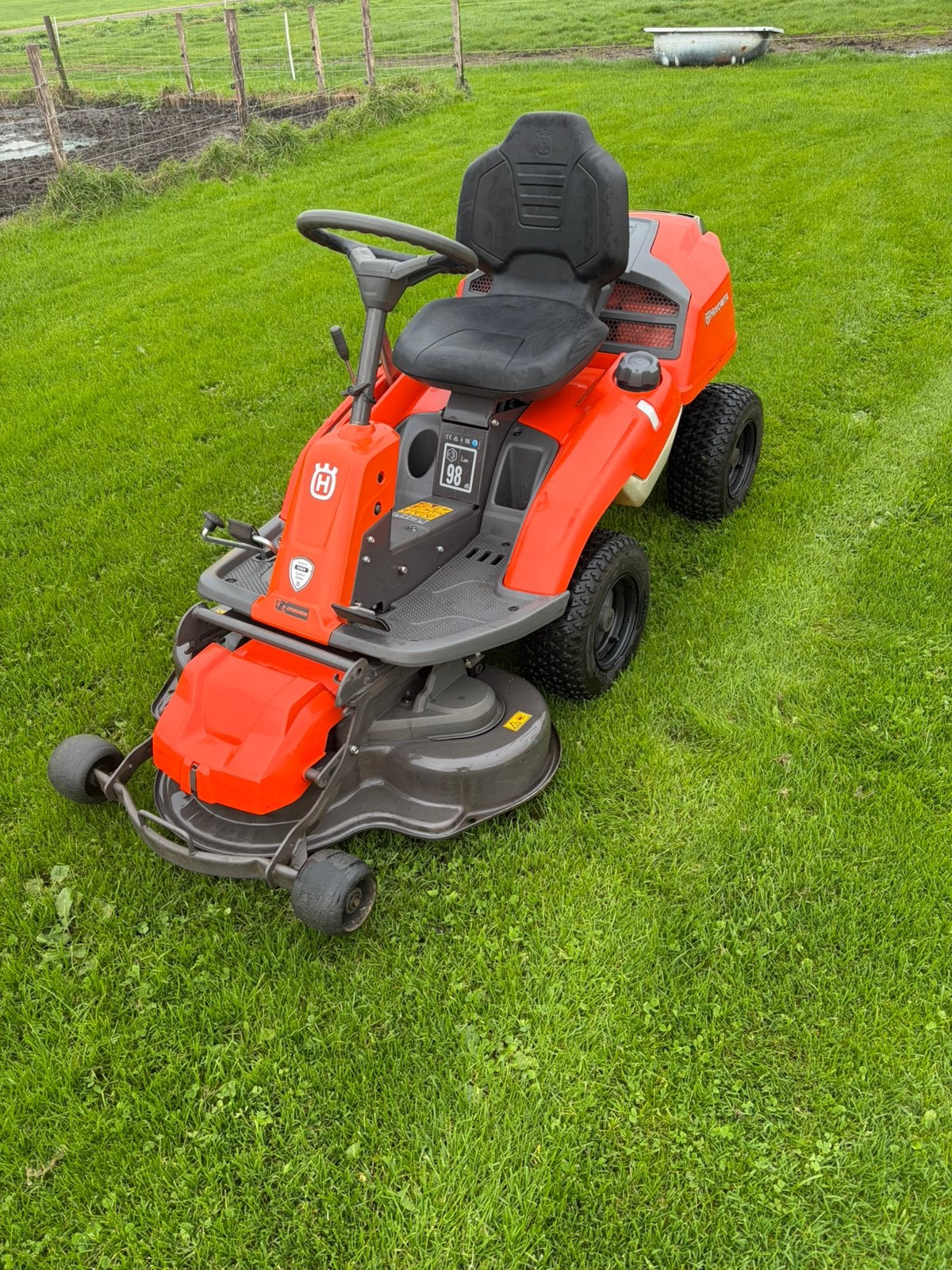 Husqvarna R214 tc comfort edition, Ophalen, Zo goed als nieuw, 50 cm of meer