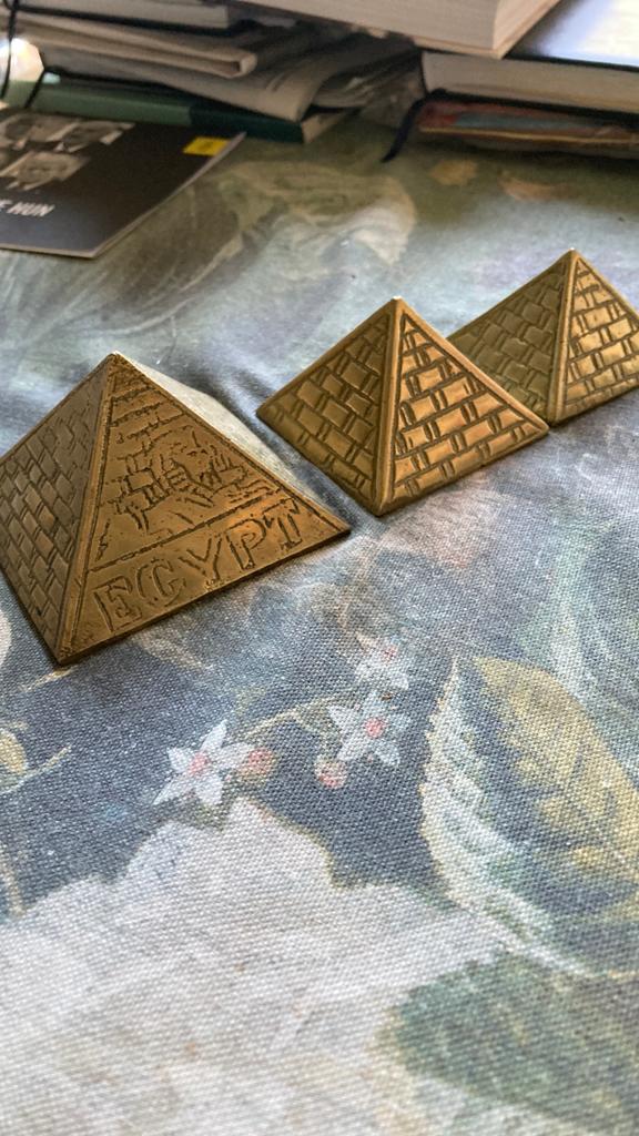 3 geel koperen Egyptische piramides. Souvenir-set, Ophalen of Verzenden