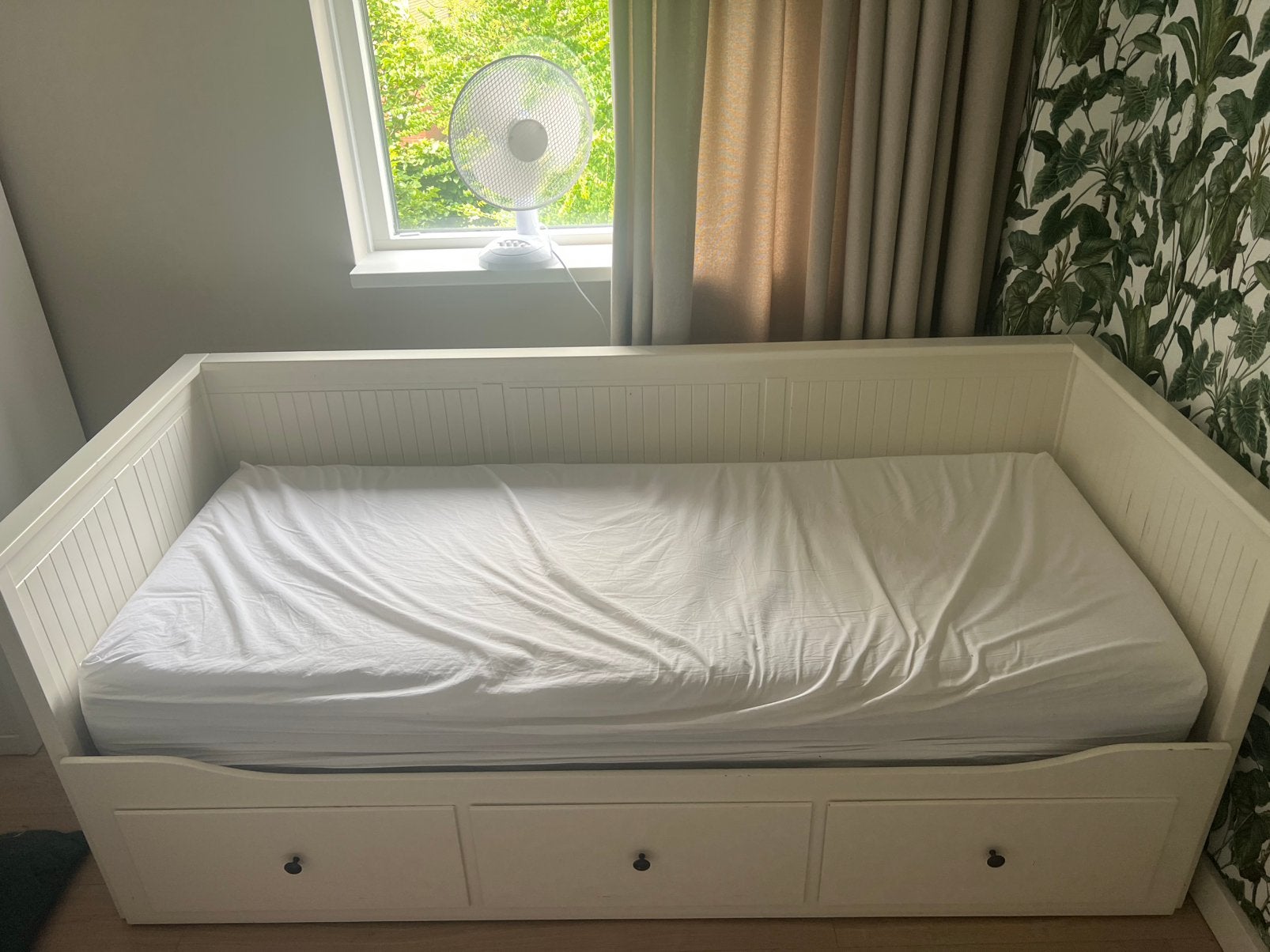 Slaapbank - uitschuif bed hemnes 2x, Ophalen, Gebruikt, Tweepersoons, Crème