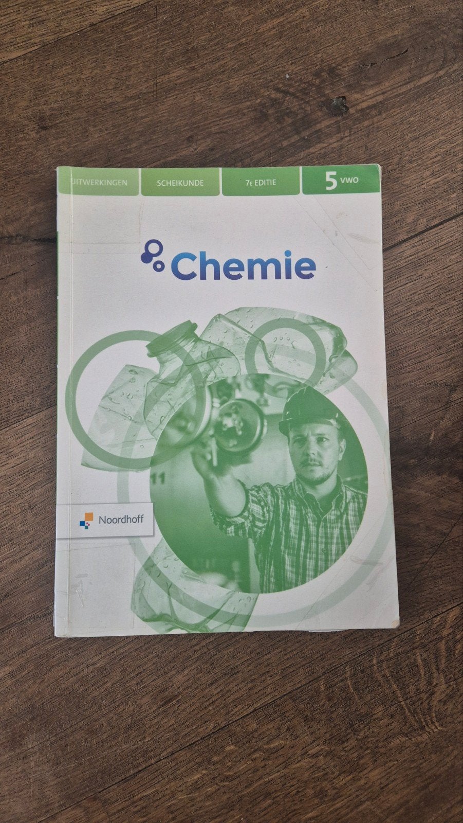 Chemie Uitwerkingen Scheikunde 5 VWO 7e Editie Noordhoff, Boeken, Ophalen of Verzenden, Gelezen, VWO, Scheikunde