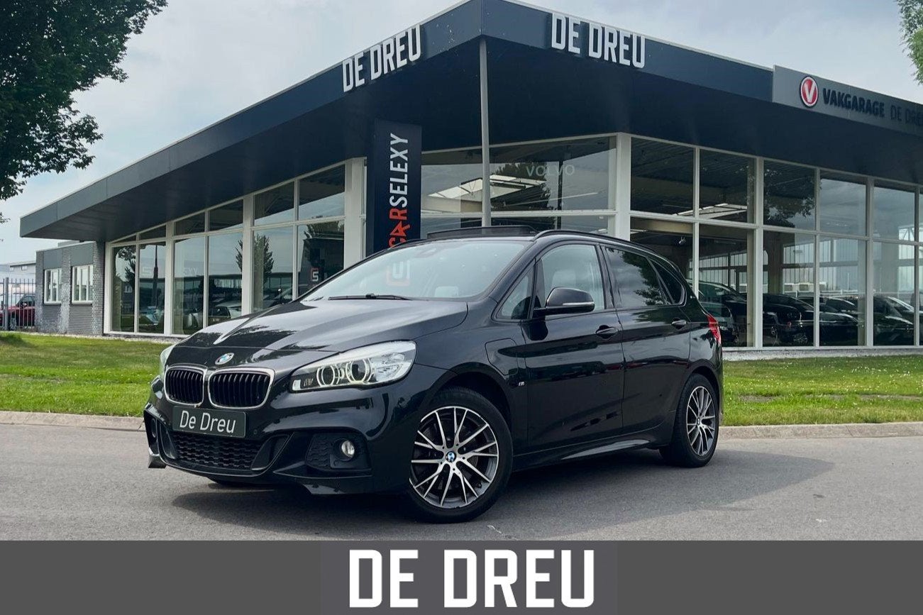 BMW 2-serie Active Tourer 225xe M Sport | PANO | LEDER | EL., Auto's, 136 pk, Gebruikt, Zwart, Bedrijf