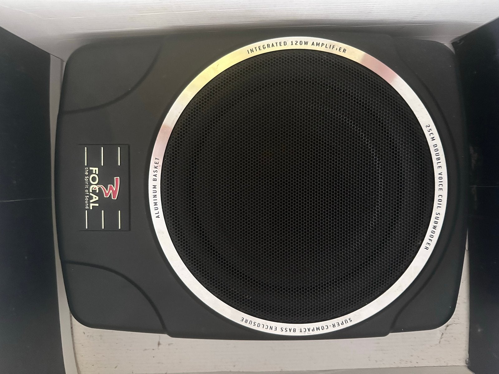 Focal Access BUS 25 actieve subwoofer (onder de stoel), Auto diversen, Ophalen of Verzenden, Zo goed als nieuw