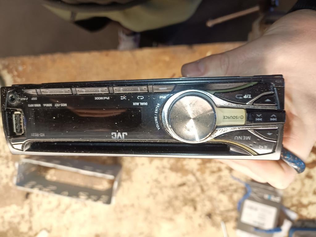 JVC autoradio met FM, CD en AUX, Ophalen of Verzenden