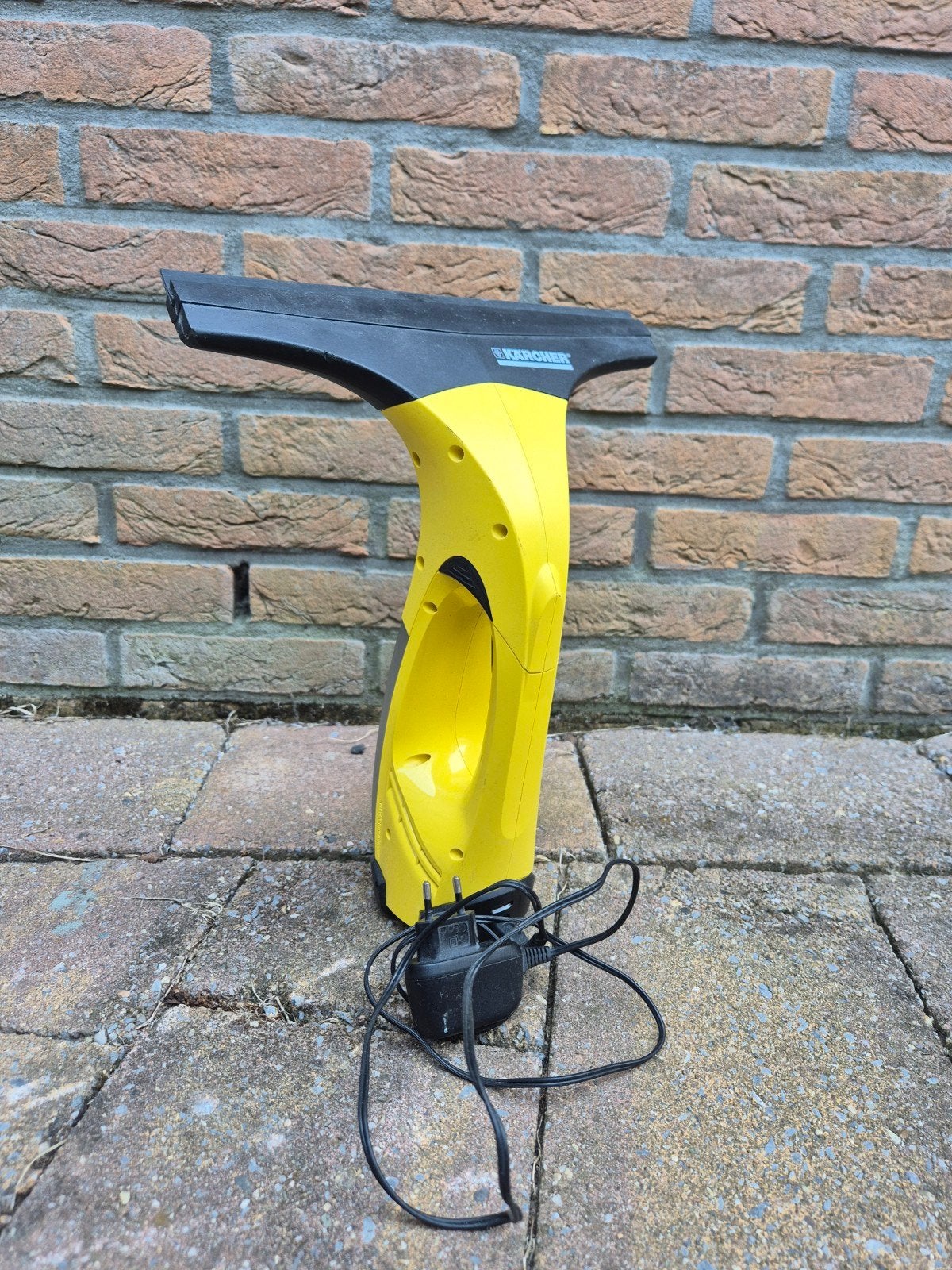 Kärcher WV 2 Plus N Raamwisser met Oplader, Ophalen of Verzenden, Gebruikt