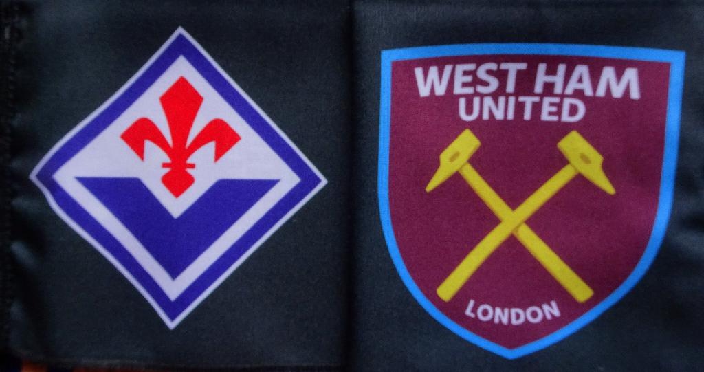 sjaal Fiorentina - West Ham United (fin. Conference League), Ophalen of Verzenden, Nieuw, Buitenlandse clubs, Vaantje of Sjaal