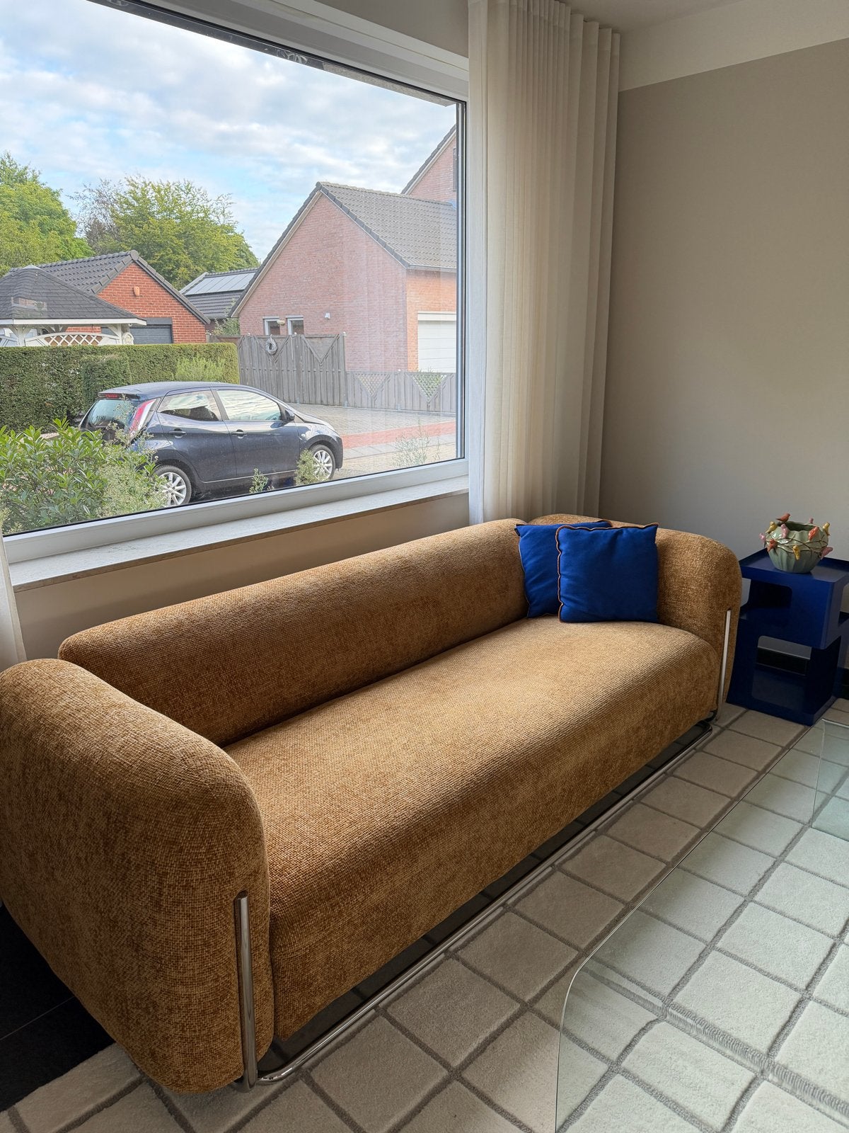 Jotex Everman driepersoonsbank in okergeel chrome frame / 3, Ophalen, Driepersoons, 75 tot 100 cm, Zo goed als nieuw