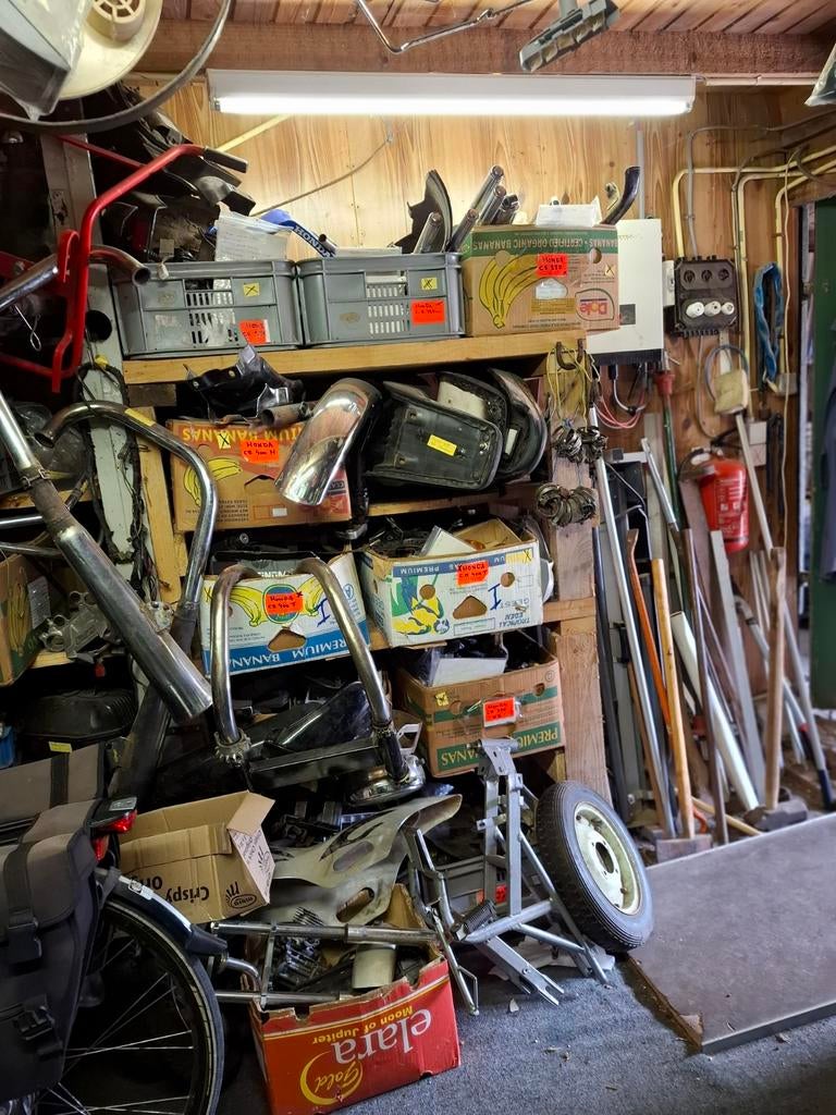 wegens verhuizing grote partij motorfiets onderdelen, Ophalen, Gebruikt