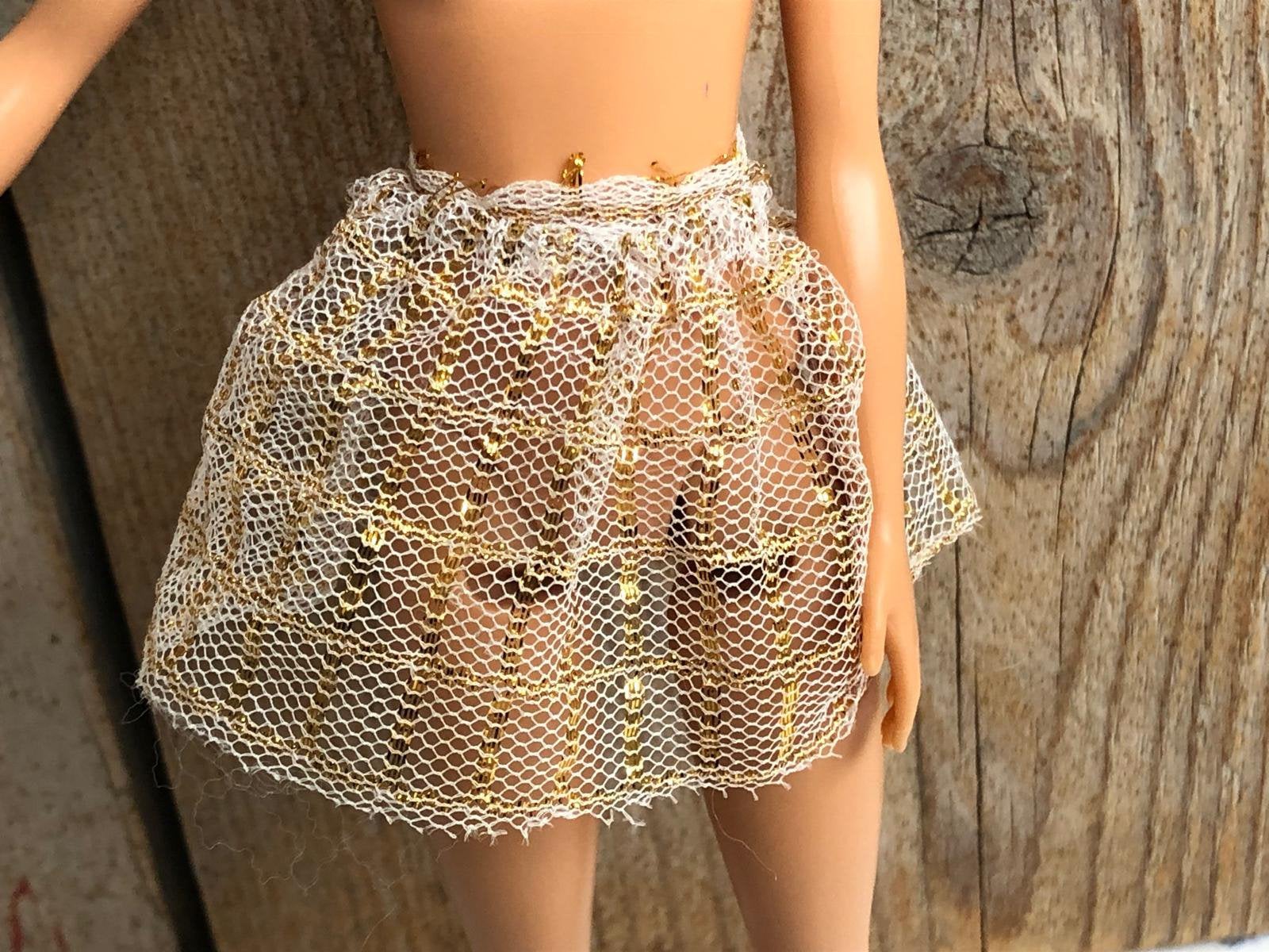 Kanten rok creme goud voor Barbie, Ophalen of Verzenden, Zo goed als nieuw, Kleertjes