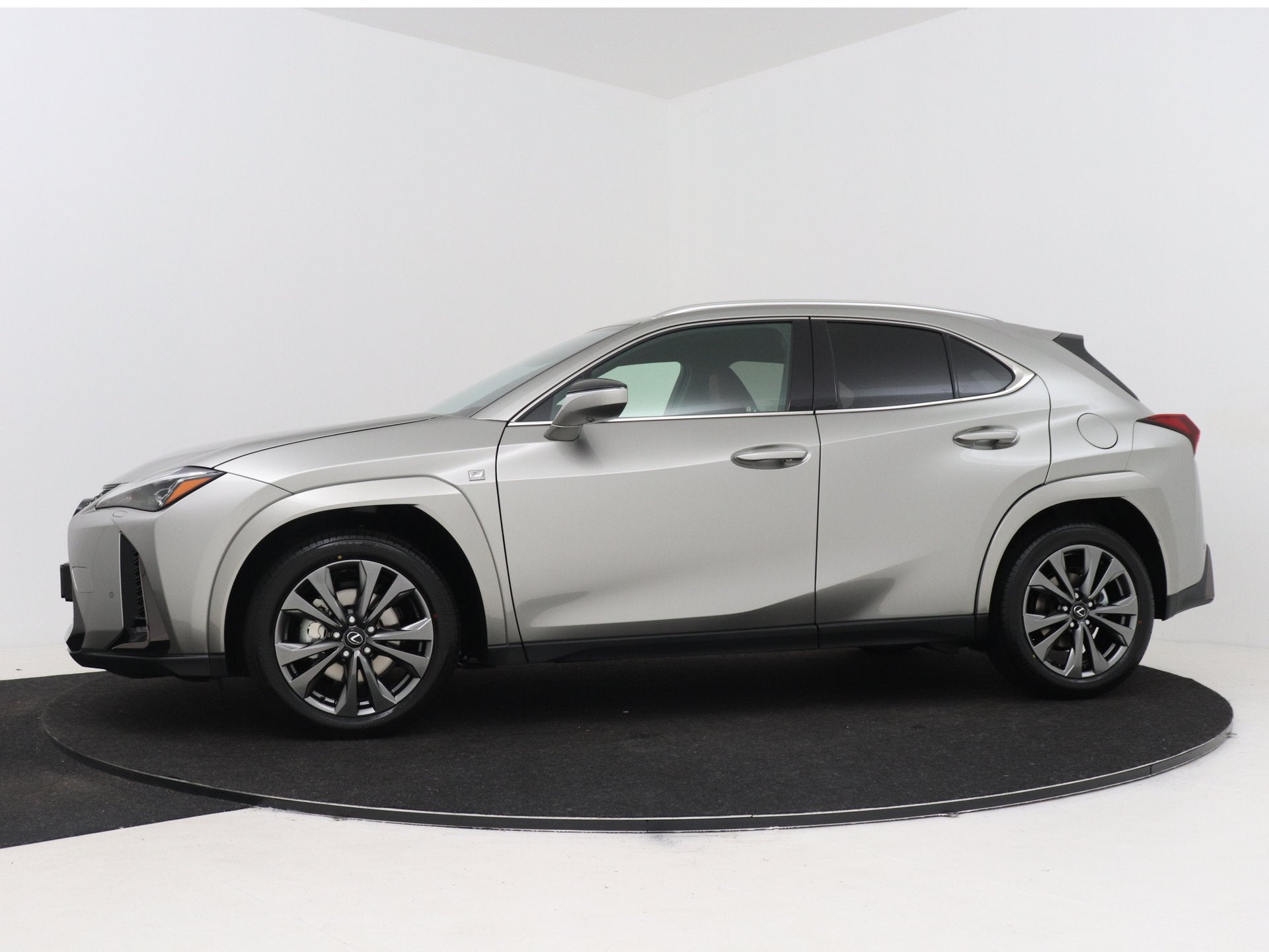 Lexus UX 300h F SPORT Line | 360 Camera | Leder | LM velgen, Auto's, Lexus, 4 cilinders, 184 pk, 1987 cc, Zilver of Grijs