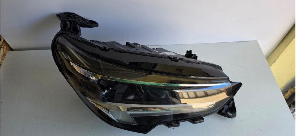 Opel Corsa F Full LED koplamp rechts  39162654, Auto-onderdelen, Niet ingevuld, Gebruikt, Ophalen of Verzenden, Niet ingevuld