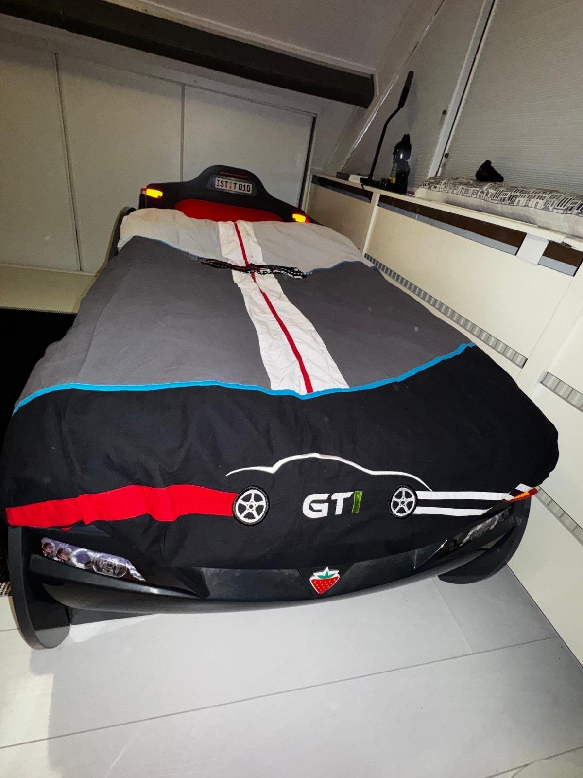 Foto 8 van Cilek Race Cup autokamer compleet met bed en meubels
