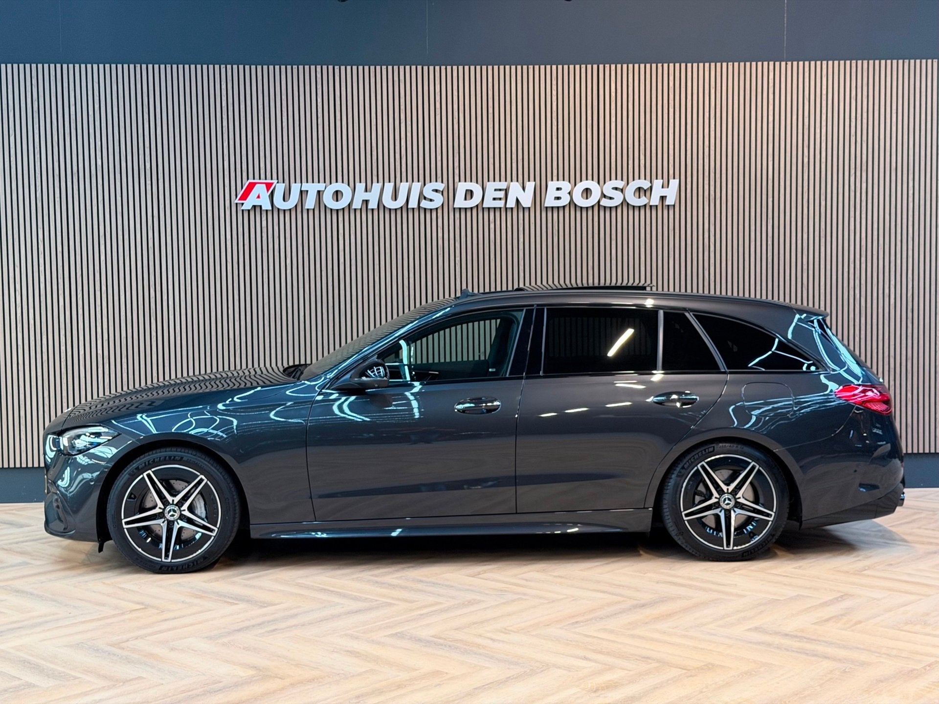 Mercedes-Benz C-klasse Estate 300 e AMG Line 313PK - NL Auto, Automaat, Achterwielaandrijving, 4 cilinders, 167 km/l