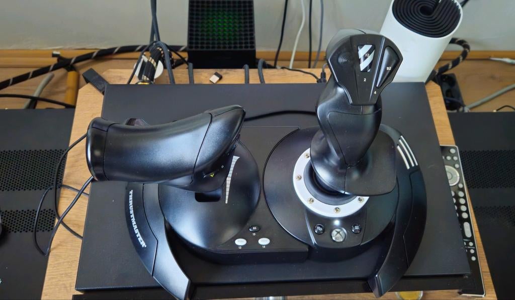 Thrustmaster T. flight hotas one Xbox. Inclusief headset, Computers en Software, Joysticks, Ophalen of Verzenden, Zo goed als nieuw