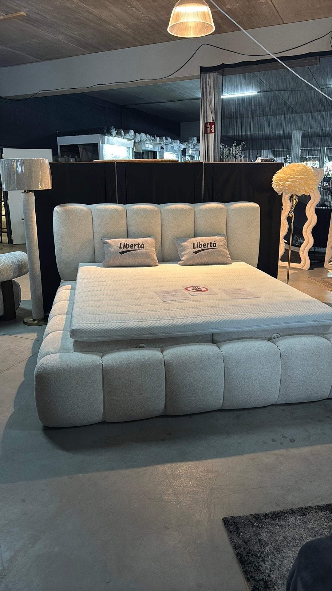 Bed 180 x 200 cm, Ophalen, Tweepersoons, Zo goed als nieuw, 180 cm