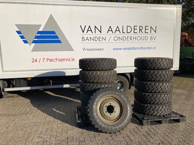 275/80R20 Michelin XZL +- 80% gebruikt, Zakelijke goederen, Agrarisch | Onderdelen | Banden, Velgen en Assen, Ophalen