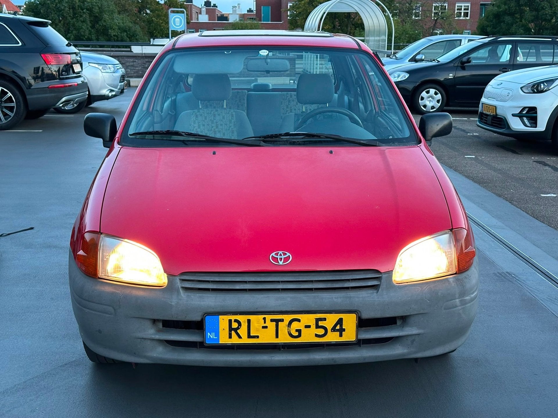 Toyota Starlet 1.3-16V XLi GTSi Automaat Dakraam Zeer Nette, Dealer onderhouden, Gebruikt, 4 cilinders, Starlet