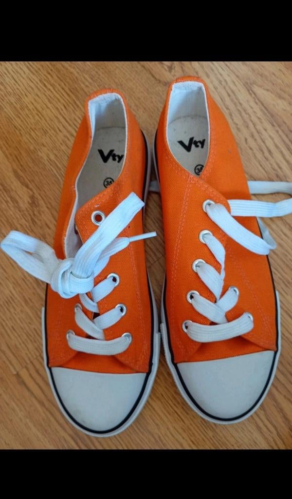Nieuwe gympen victory oranje maat 35, Kinderen en Baby's, Nieuw, Ophalen of Verzenden, Victory, Jongen of Meisje