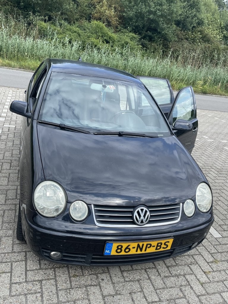 Volkswagen Polo 1.4 2004 5 Deurs NAP, Auto's, Voorwielaandrijving, Stof, 40 €/maand, Zwart