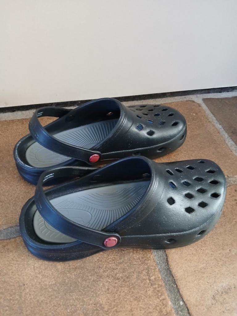 Zwarte instappers/klompen, maat 43, Kleding | Heren, Schoenen, Ophalen of Verzenden, Gedragen, Zwart