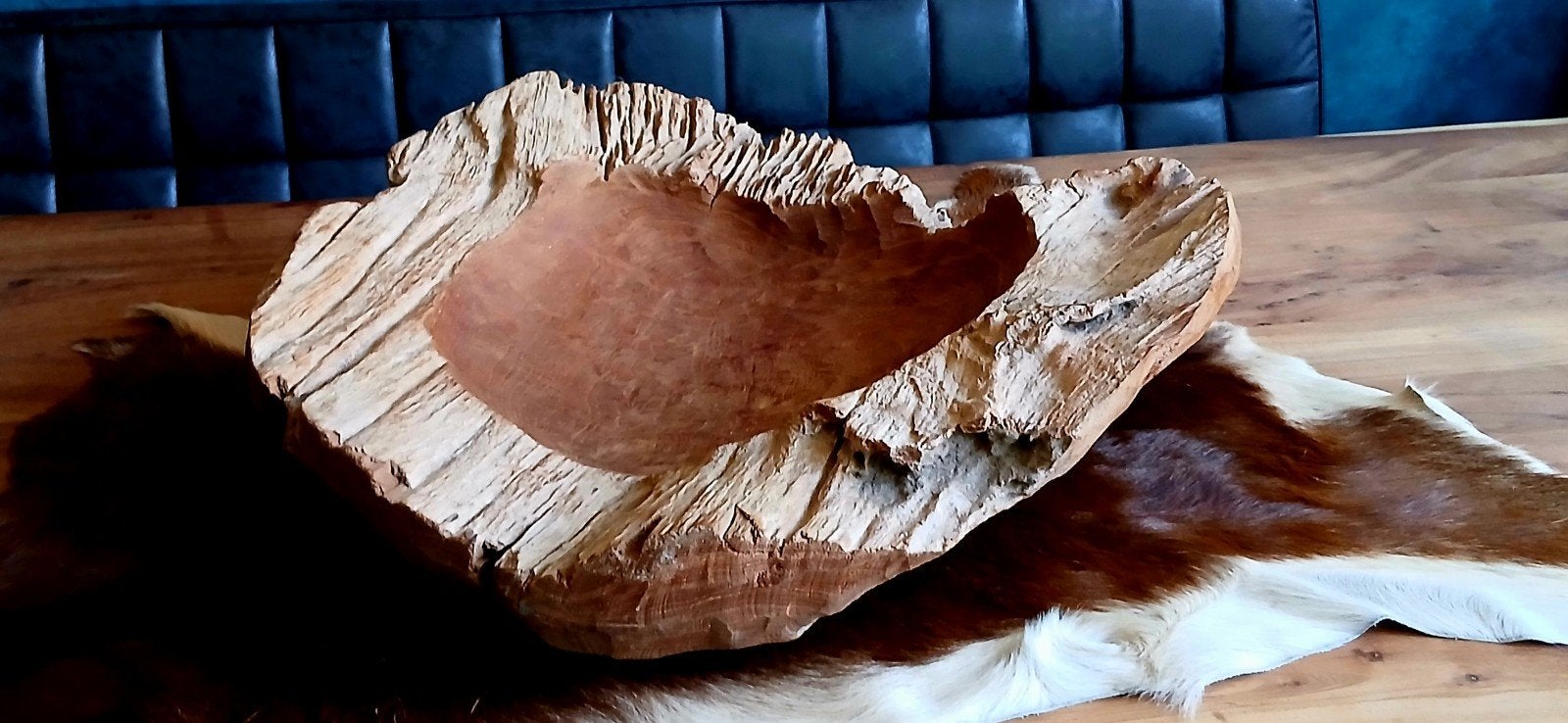 Grote robuste tafelschaal., Ophalen