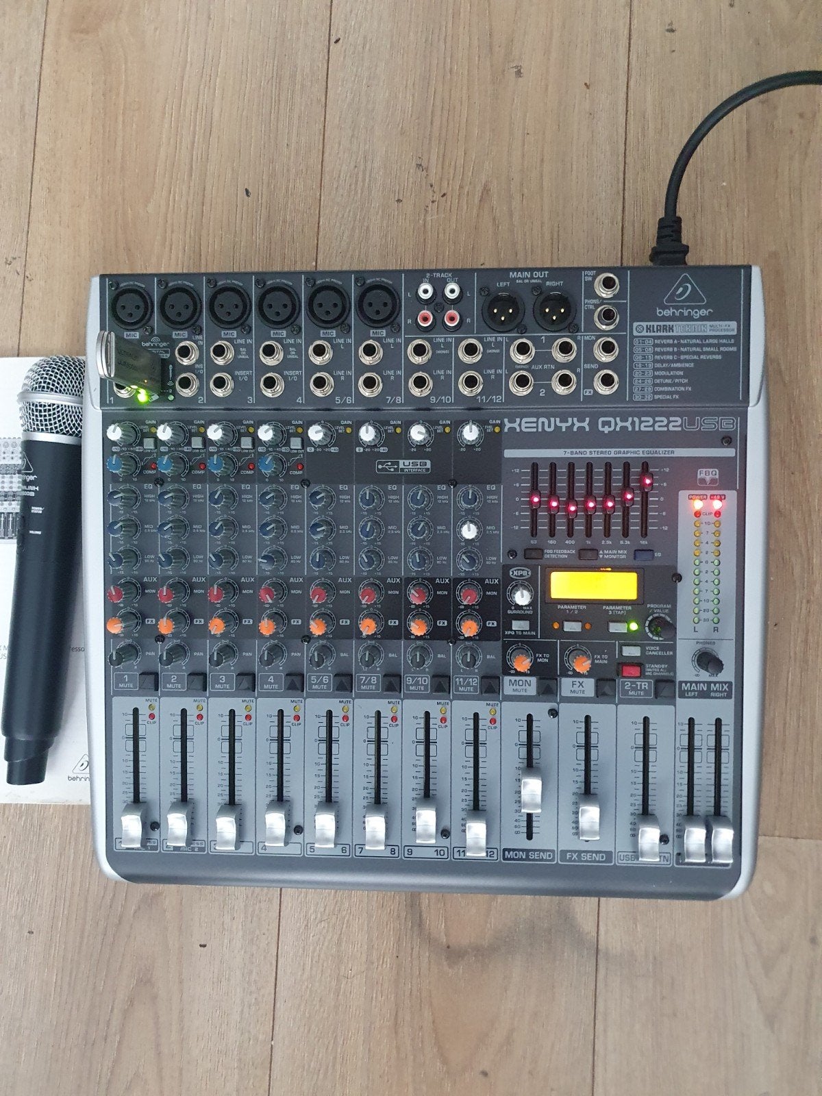Behringer Xenyx QX1222USB Mixer met Microfoon, Ophalen of Verzenden, Zo goed als nieuw, 10 tot 20 kanalen, Microfooningang