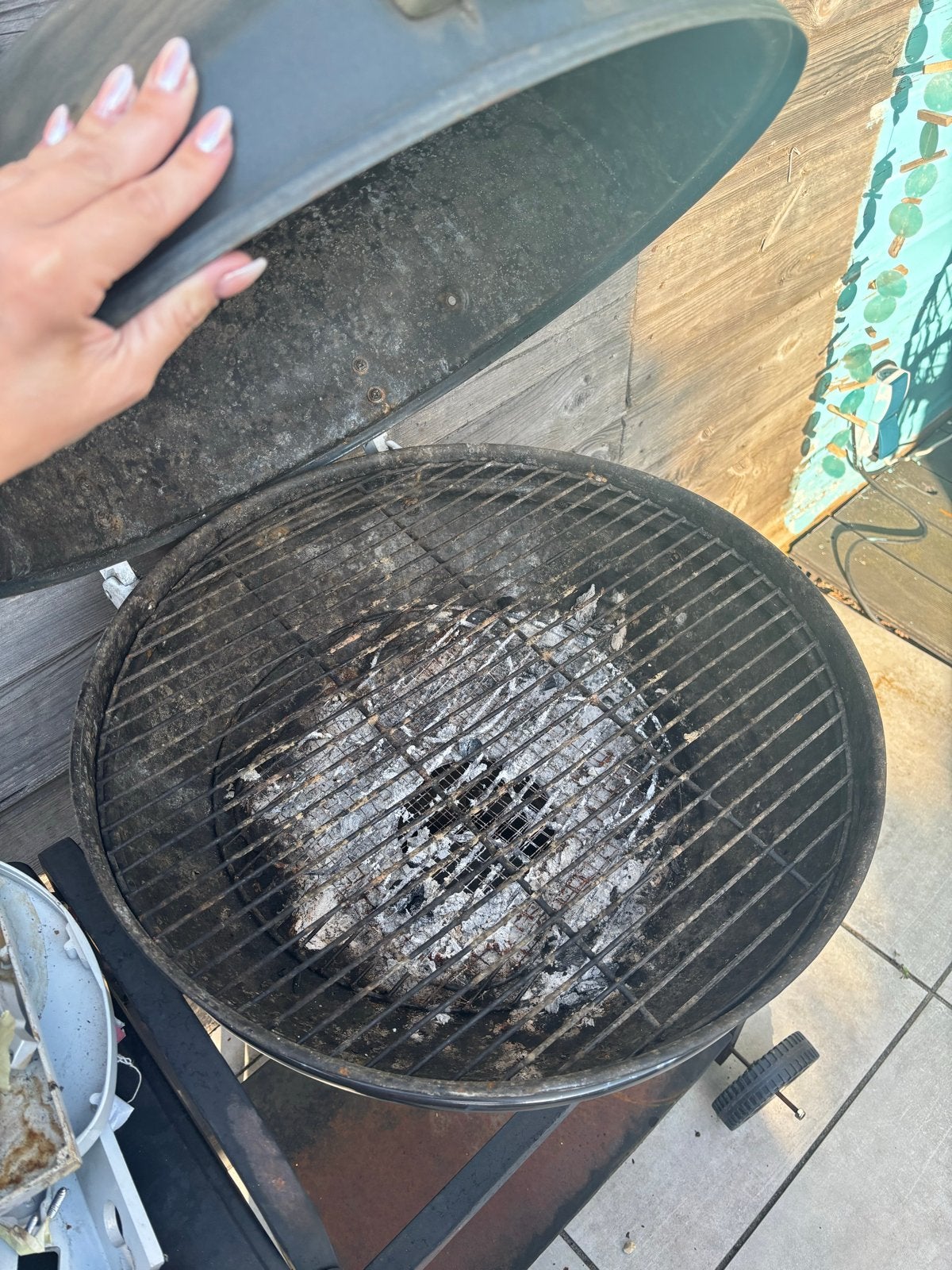 Oude BBQ - Gratis af te halen (voor oud ijzer), Tuin en Terras, Ophalen, Gebruikt