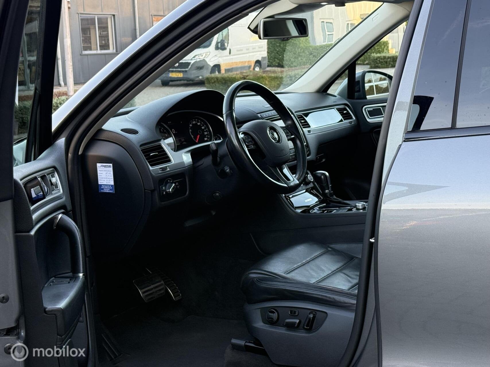 Volkswagen Touareg 3.0 TSI Hybrid Highline DSG|Pano|ACC|Trhk, Automaat, Euro 5, Zwart, 2995 cc