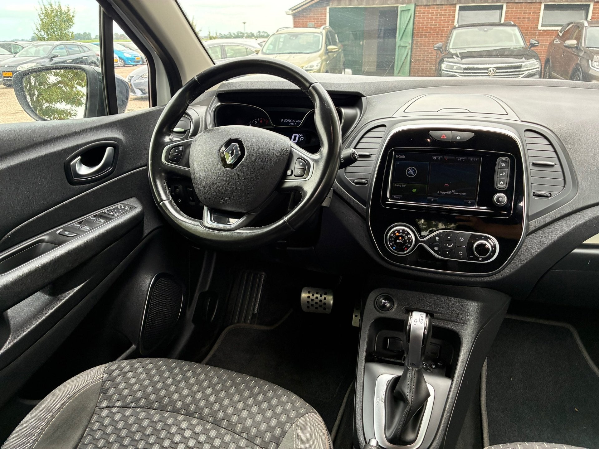 Renault Captur 1.2 TCe Intens | Automaat | Navi + Clima + Cr, Dealer onderhouden, Stof, Gebruikt, 4 cilinders